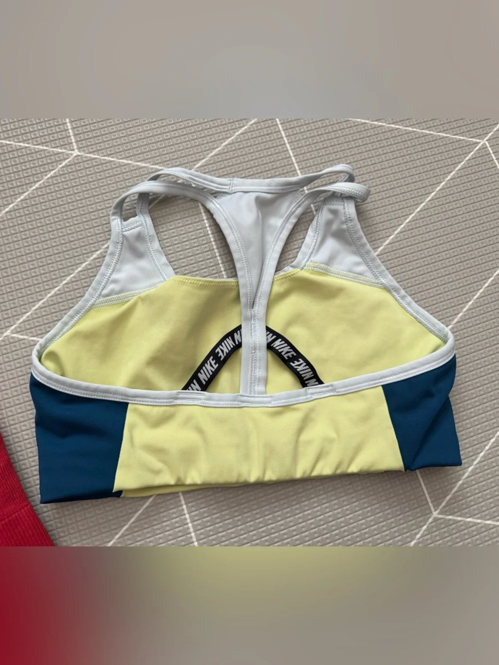 Nike|+ Free people Bundle lot of sports bras,Red,lime green & printed•••Medium